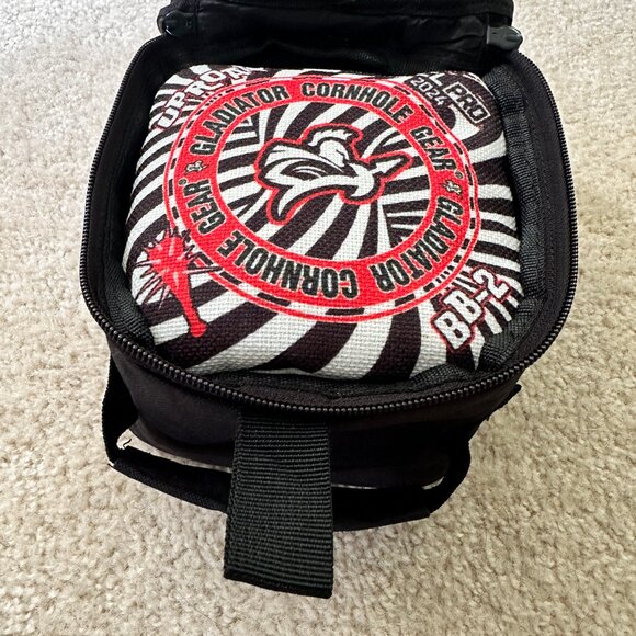 Gladiator Cornhole Gear 2024 UPROAR Pro Bags & Sidekick carrying case - Picture 3 of 4